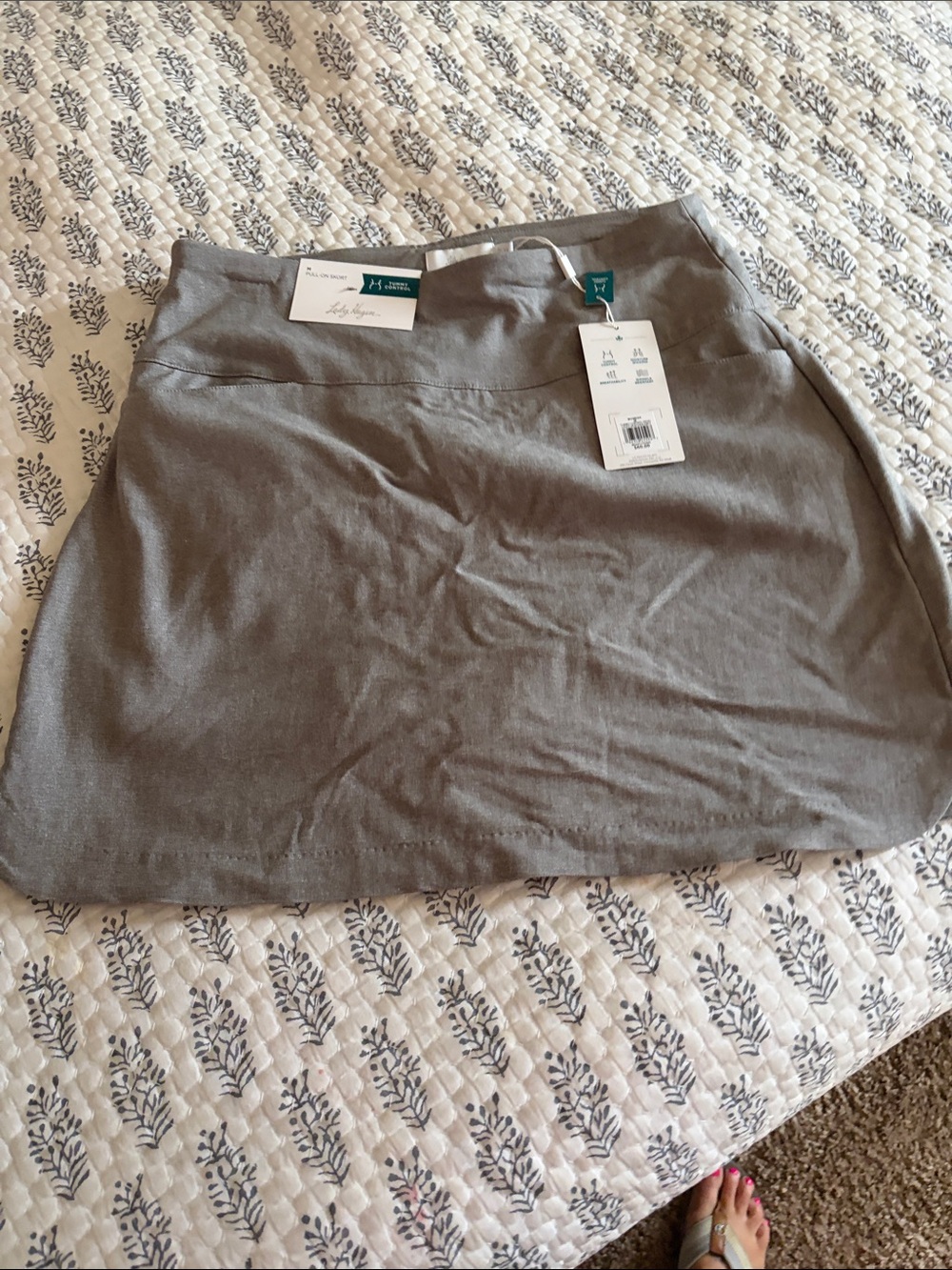 NWT Lady Hagen Gray golf skort. Medium